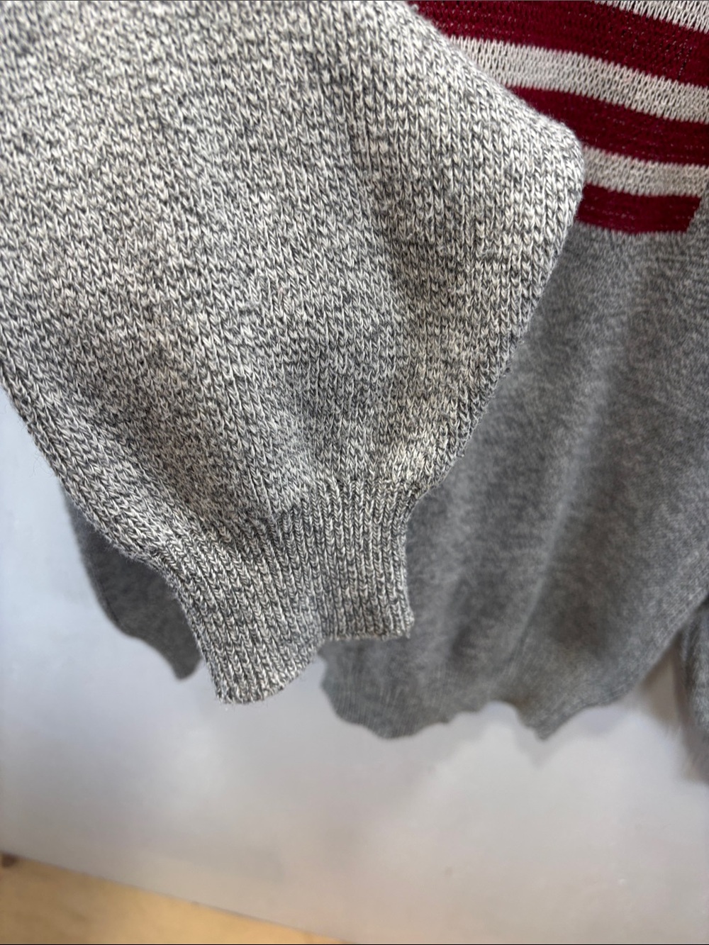 Roundtree & Yorke Vintage Preppy Gray Crewneck Sweater American Flag Knit - Picture 4 of 7